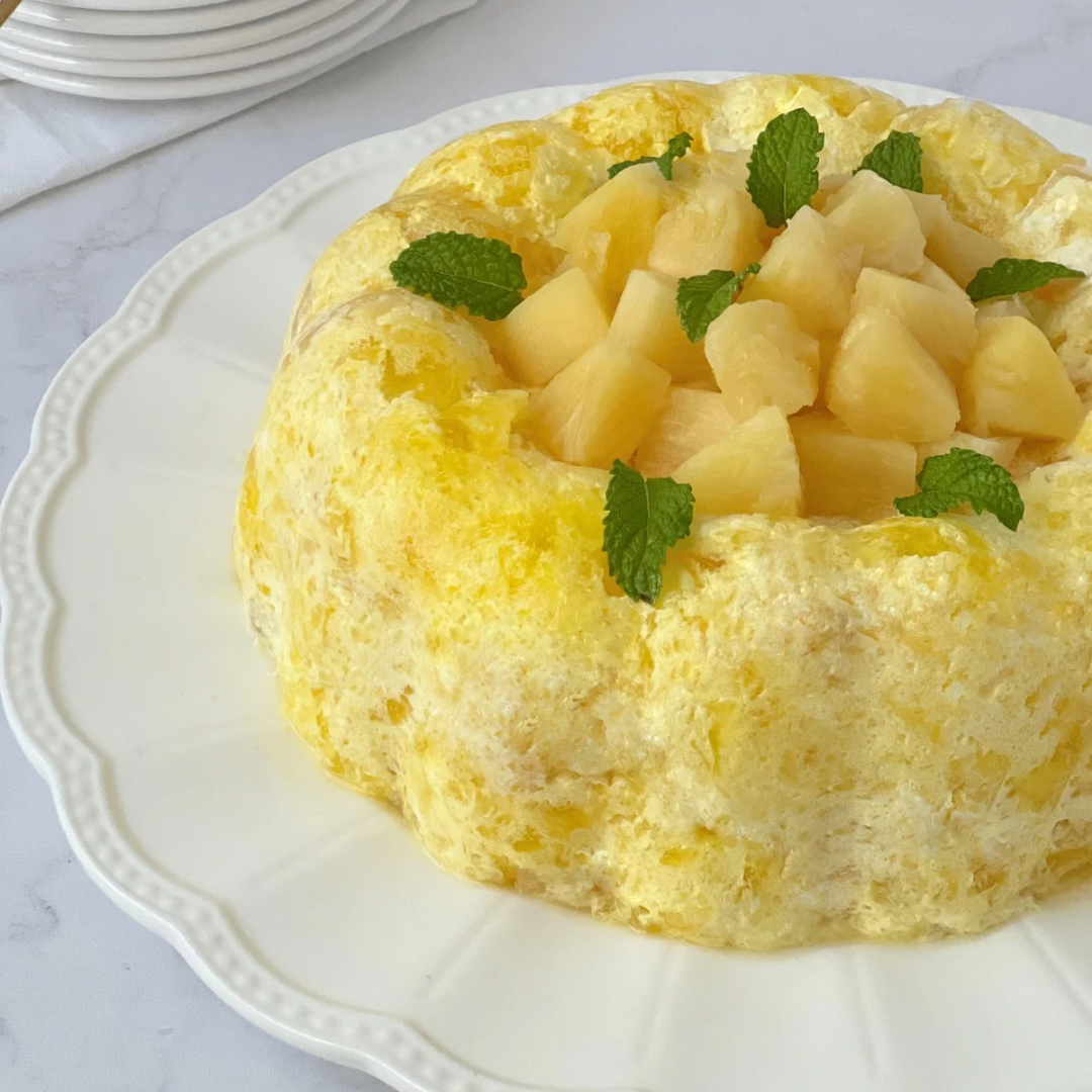 Gelatina de piña con queso crema marmoleada